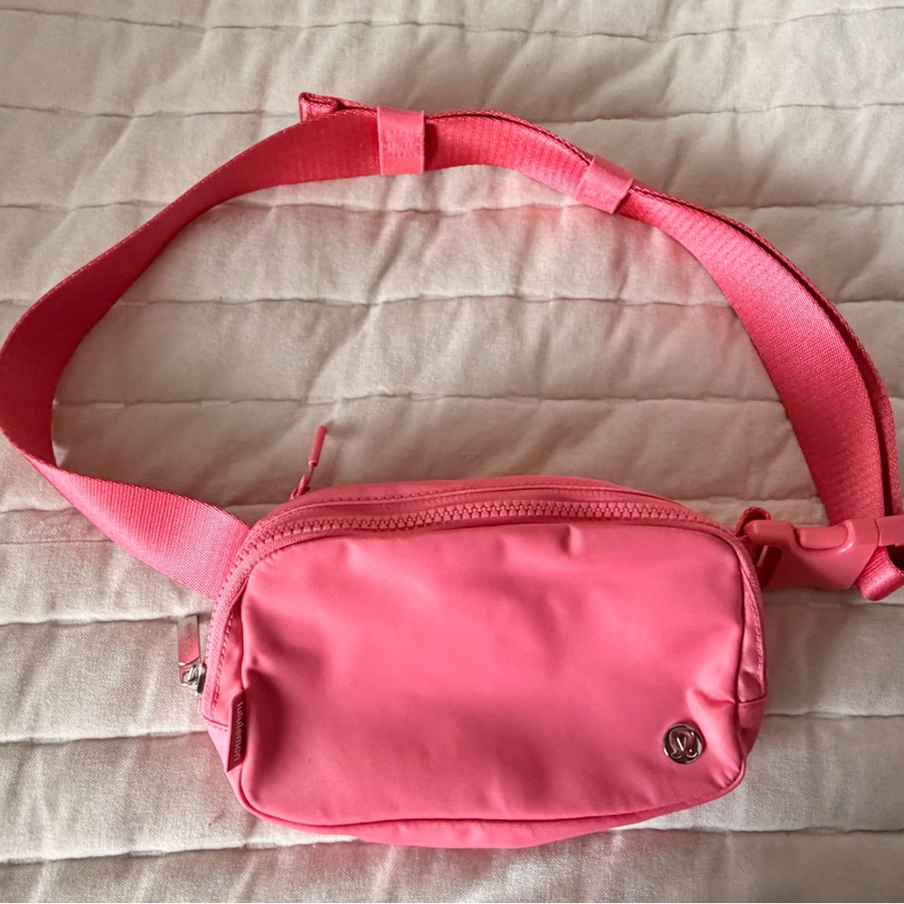 Lulu Lemon Everywhere Belt Bag
